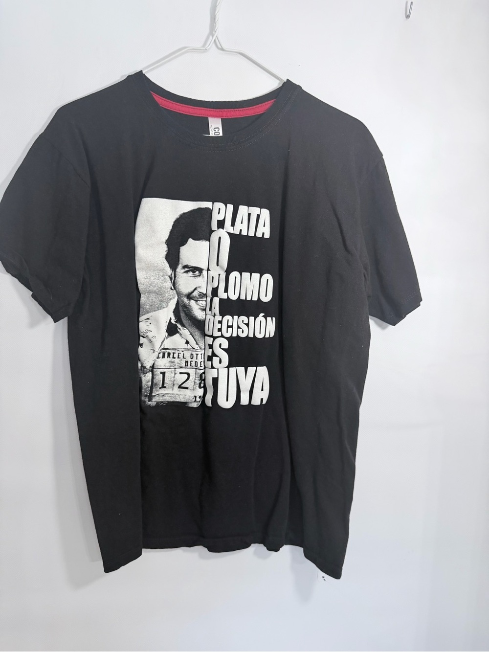 Pablo Escabar(Cartel Boss)Short-Sleeve Men’s T-Shirt - Bold White Print